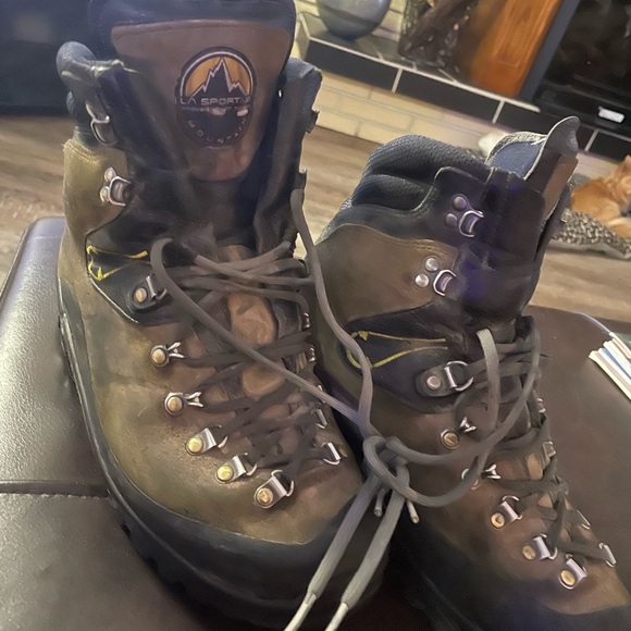 Size 9 Mens hiking mountaineering boot - Picture 4 of 6